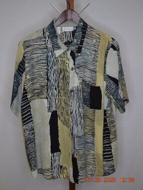 Cathy Che Unisex Size 14 Tan Gray Striped Button Down Shirt Pocket Front